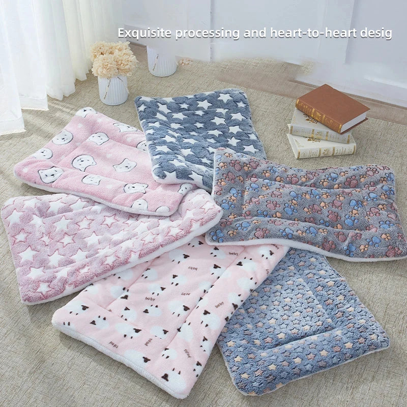 🛏️ Flannel Pet Sleeping Mat – Soft Cushion Bed for Dogs & Cats