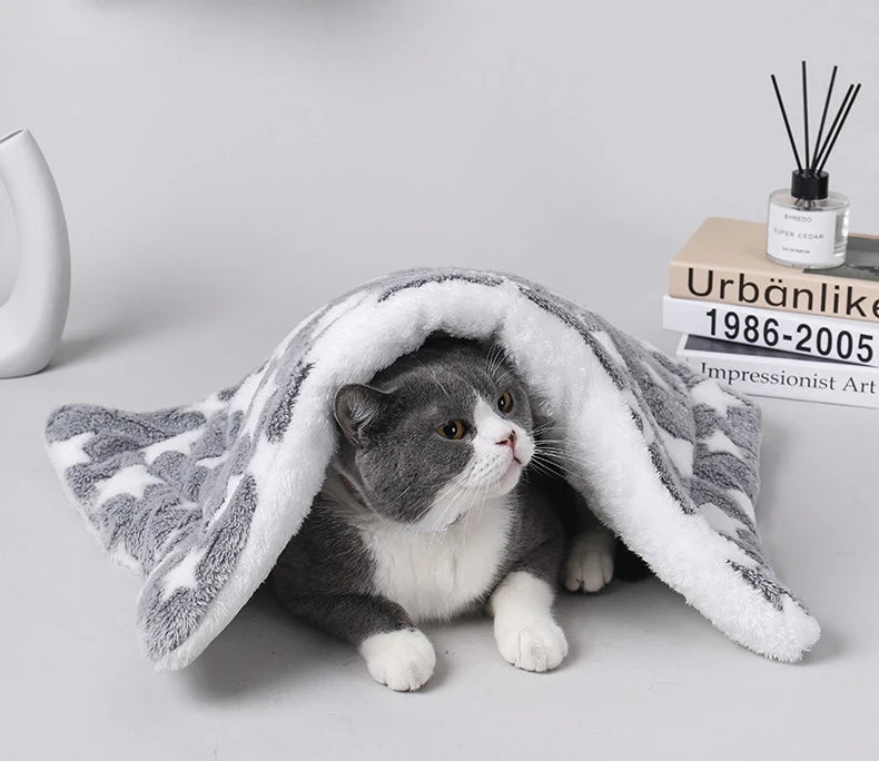 🛏️ Flannel Pet Sleeping Mat – Soft Cushion Bed for Dogs & Cats